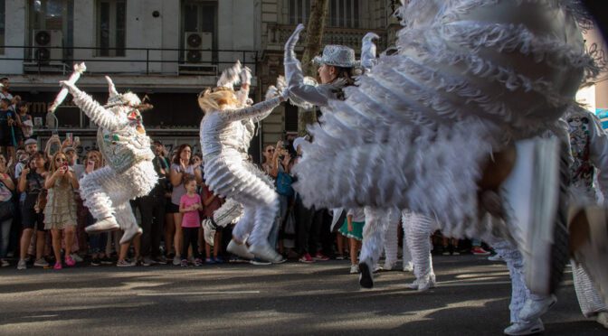 Fotografías del Carnaval porteño en la Avenida de Mayo