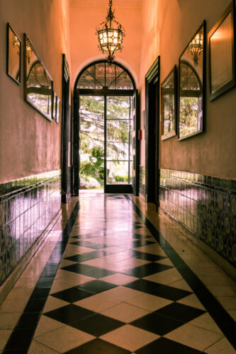 9° lugar | Concurso: Pasillo Canon EOS REBEL T5 · 24mm · f/8 · 1/60s · ISO 1600