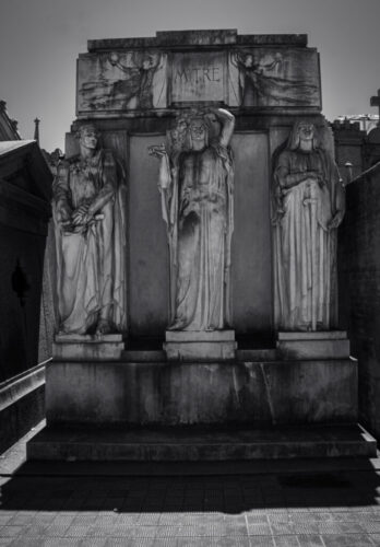 5° lugar | Concurso: Cementerio Canon EOS Rebel T7 · 18mm · f/8 · 1/160s · ISO 100