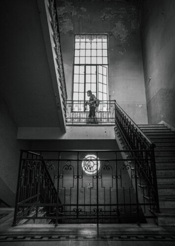 3° lugar | Concurso: Escalera Canon EOS M50 · 15mm · f/4.5 · 1/160s · ISO 1600
