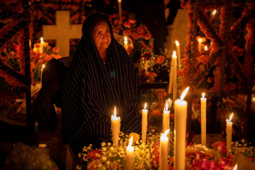 6° lugar | Concurso: Religión ILCE-7M4 · 70mm · f/2.8 · 1/60s · ISO 5000