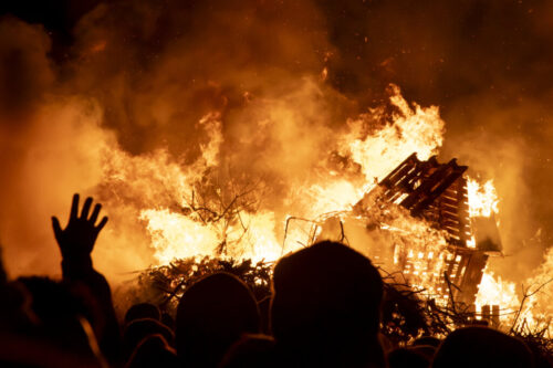 7° lugar | Concurso: Fuego ILCE-6600 · 36mm · f/5.6 · 1/500s · ISO 2000
