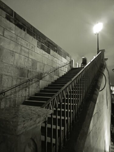 4° lugar | Concurso: Escalera Galaxy A34 5G · 4mm · f/1.8 · 1/4s · ISO 4000
